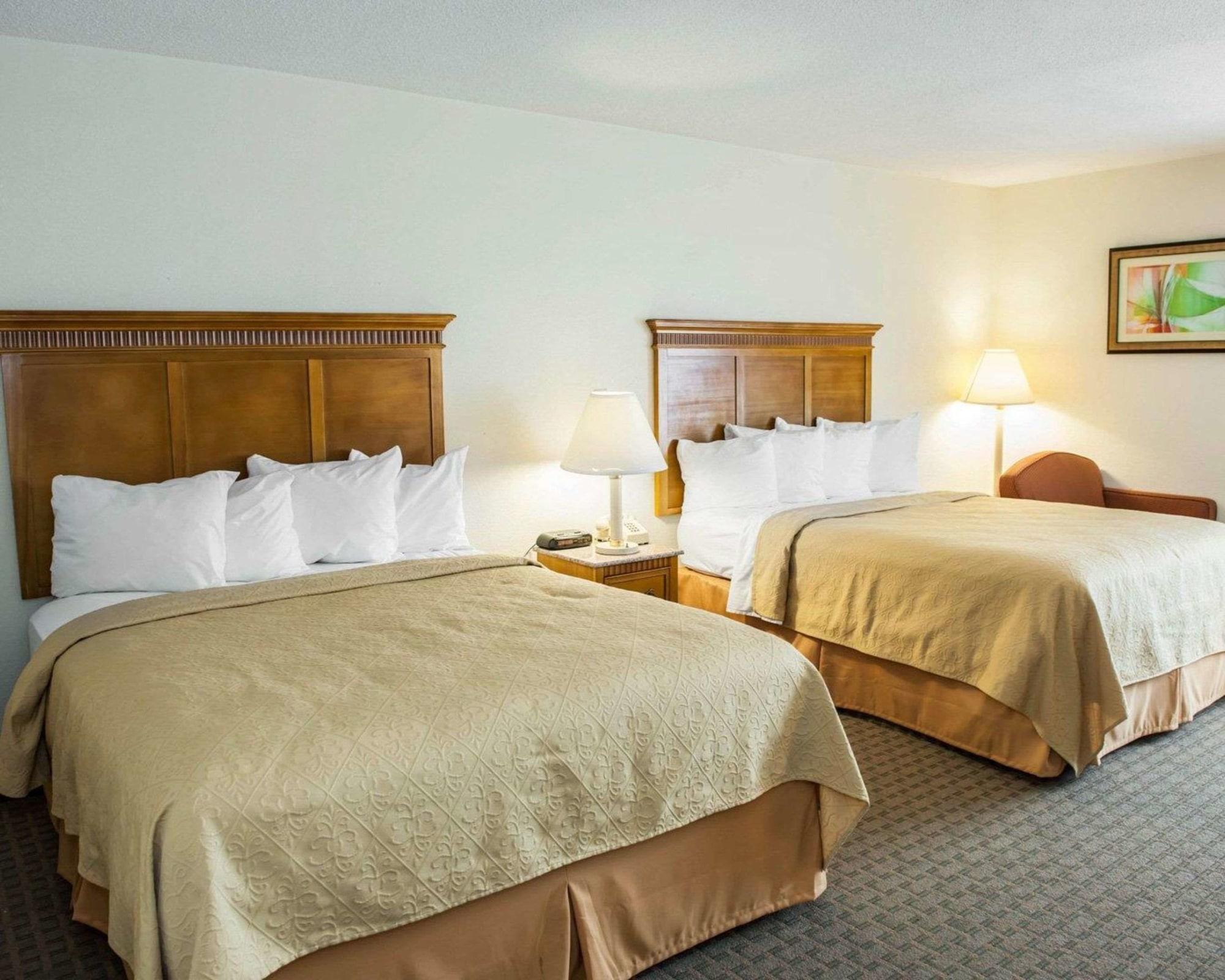 Quality Inn And Suites Indianapolis Bagian luar foto