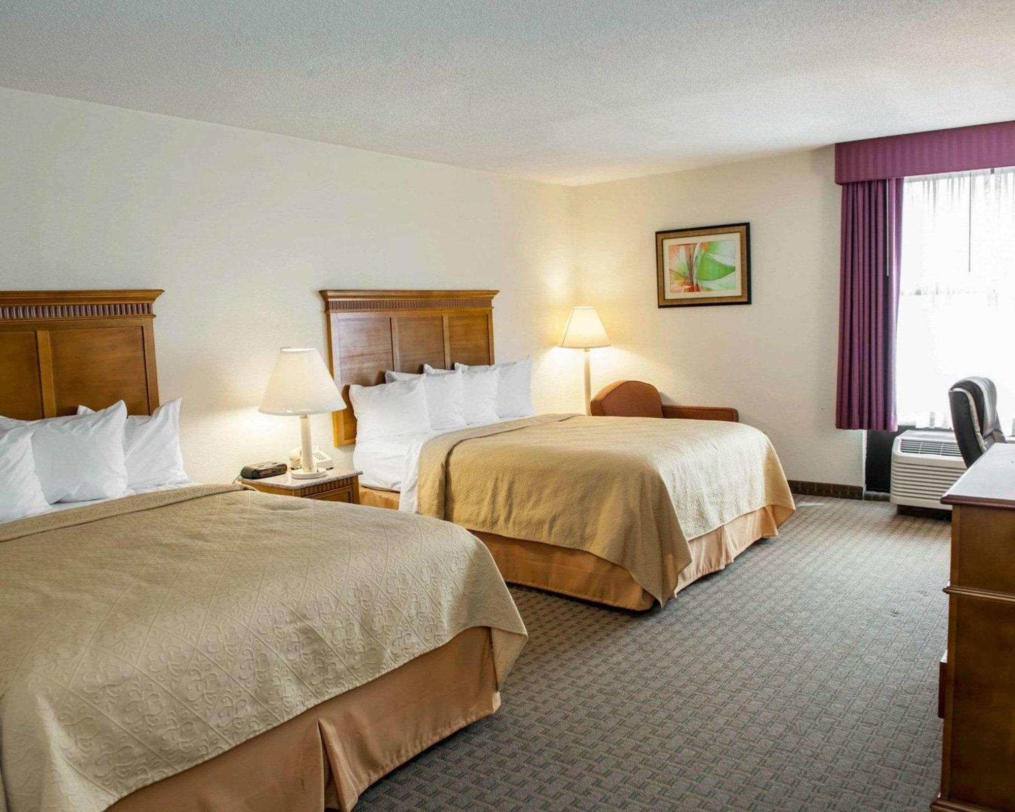 Quality Inn And Suites Indianapolis Bagian luar foto