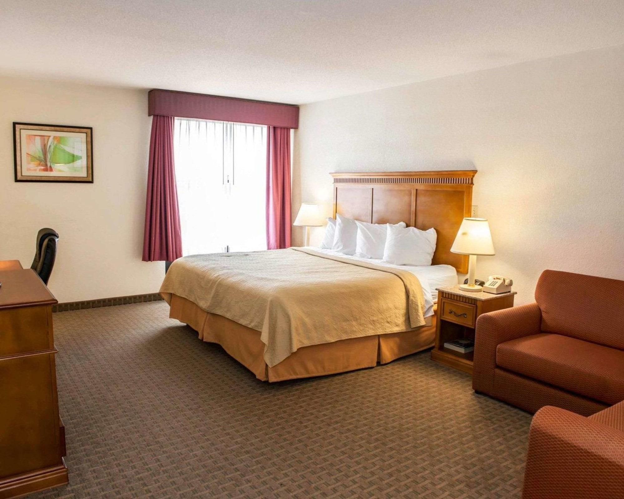 Quality Inn And Suites Indianapolis Bagian luar foto