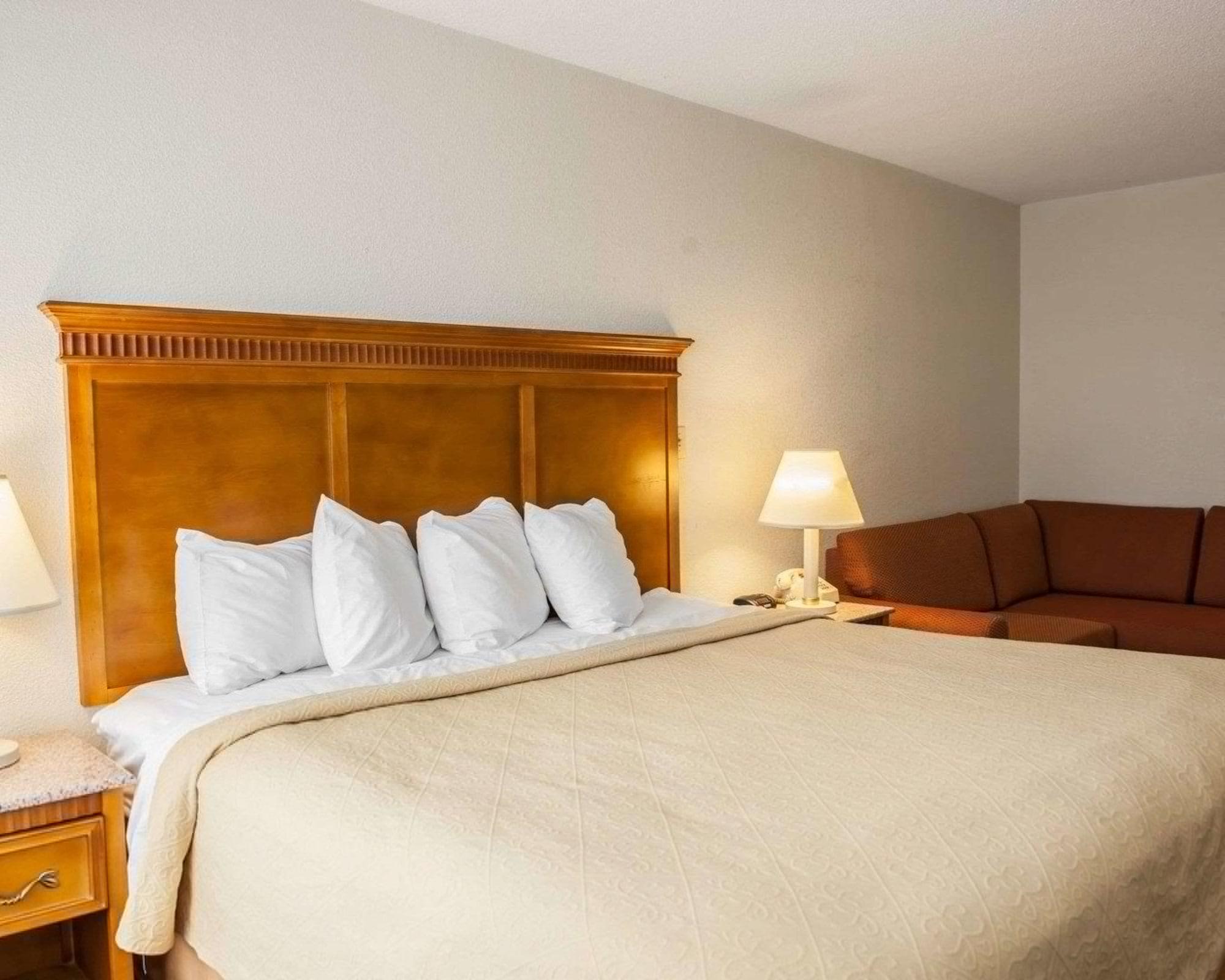 Quality Inn And Suites Indianapolis Bagian luar foto