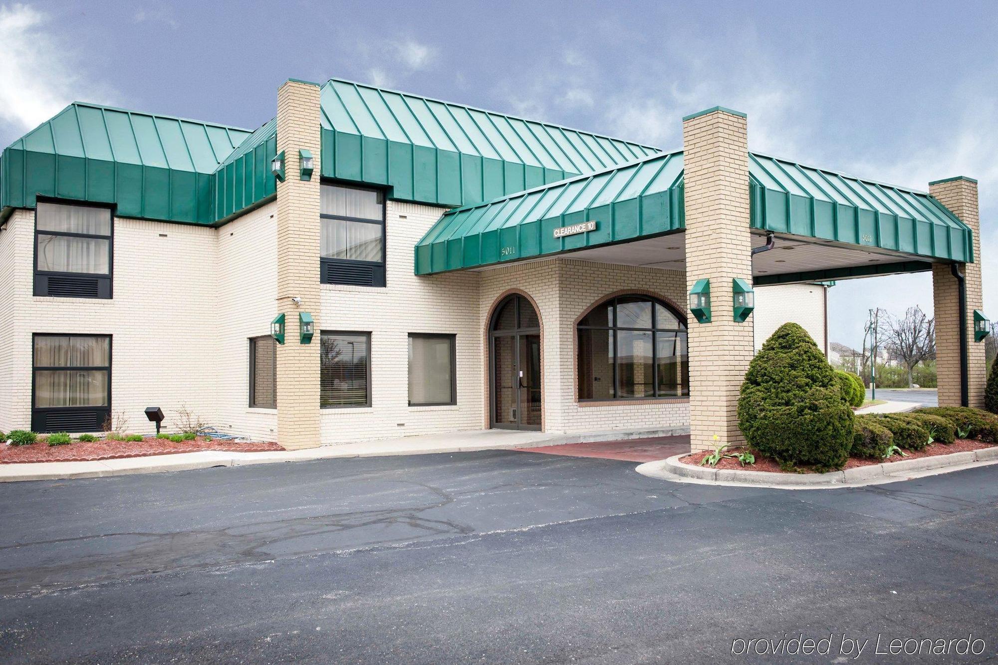 Quality Inn And Suites Indianapolis Bagian luar foto