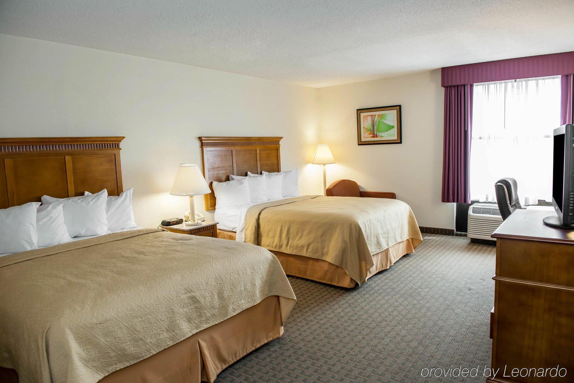 Quality Inn And Suites Indianapolis Bagian luar foto