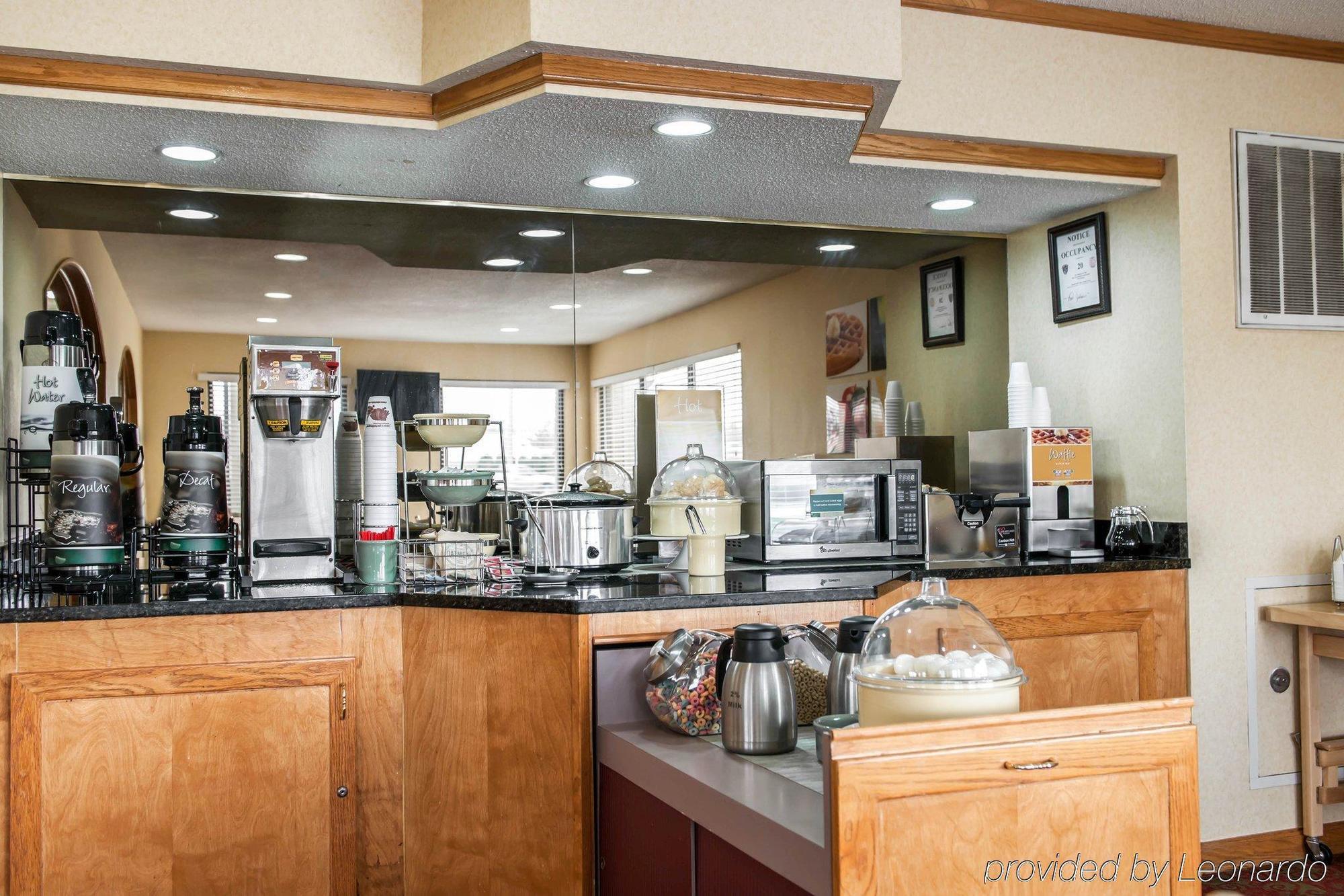 Quality Inn And Suites Indianapolis Bagian luar foto