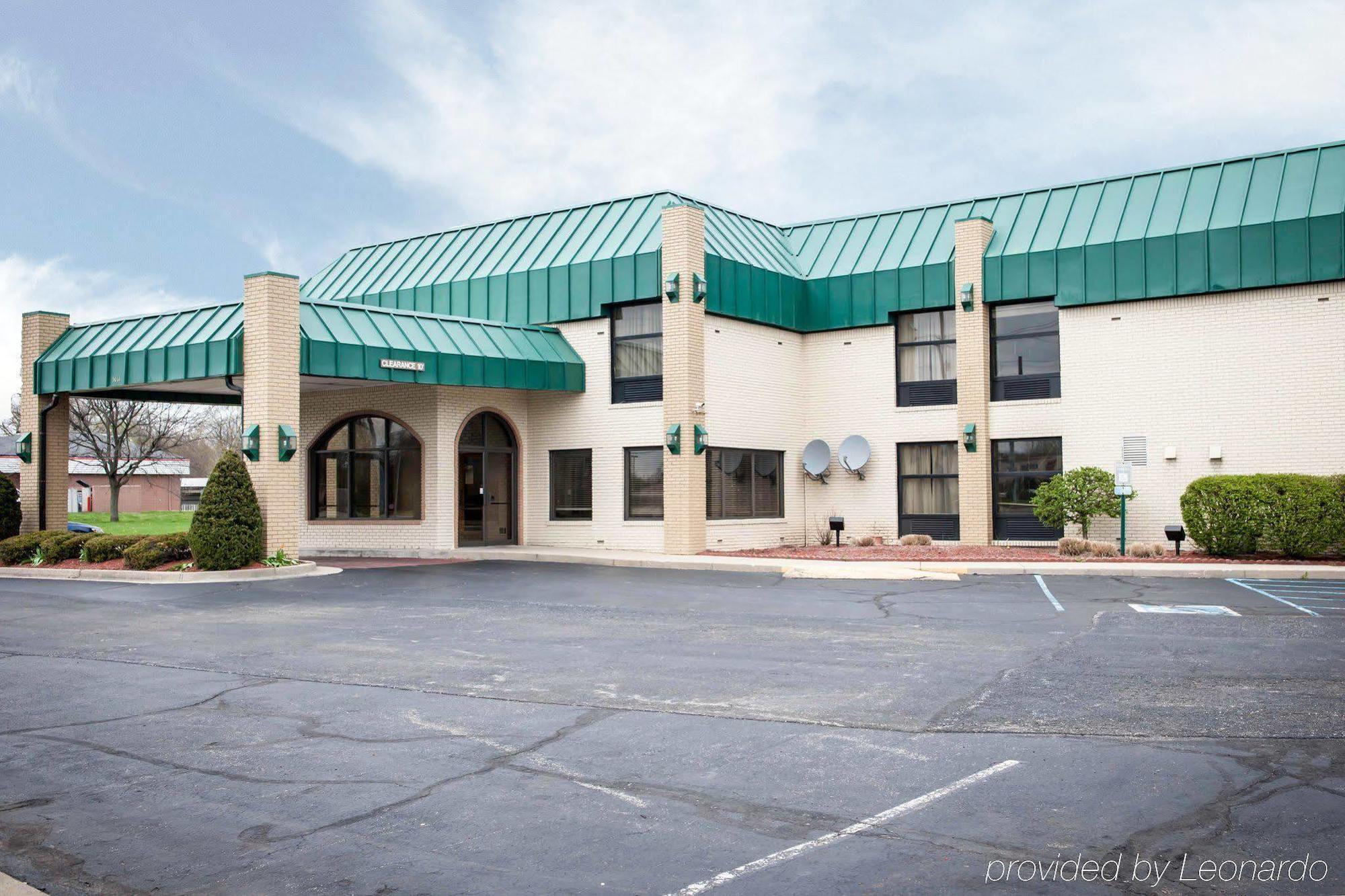 Quality Inn And Suites Indianapolis Bagian luar foto