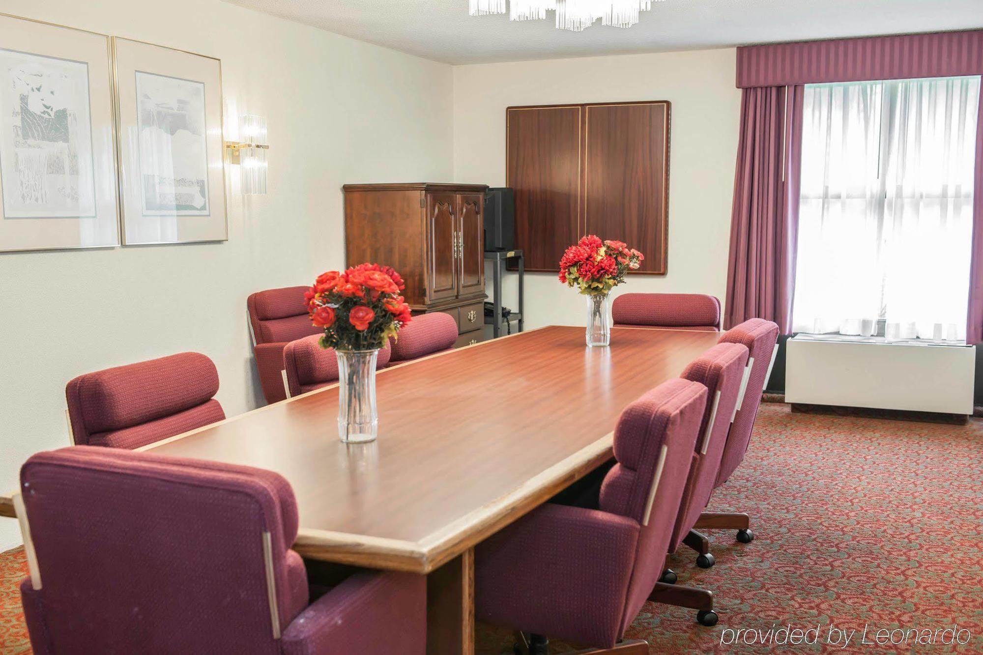 Quality Inn And Suites Indianapolis Bagian luar foto