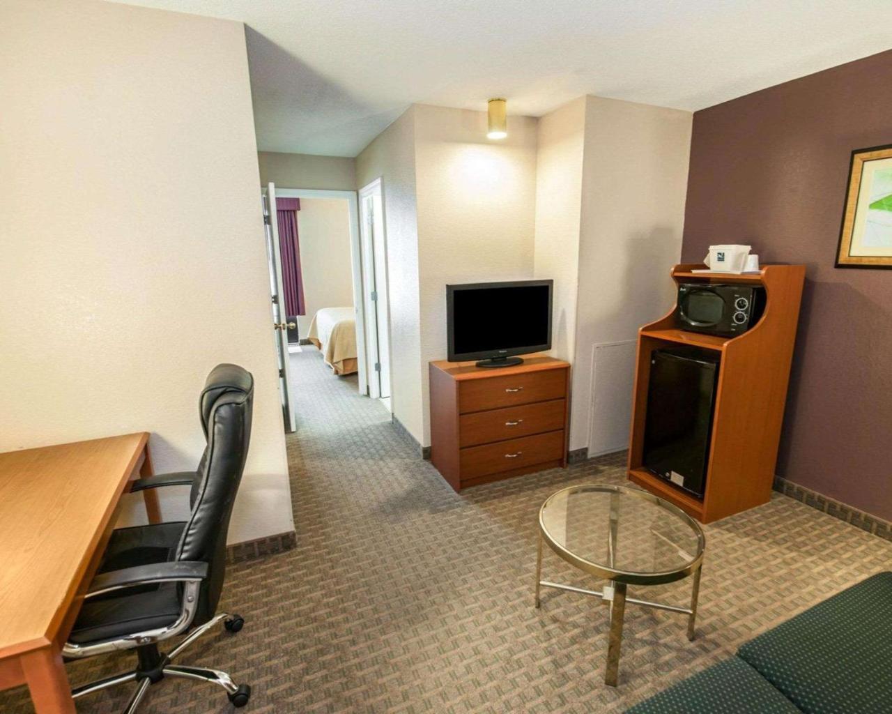 Quality Inn And Suites Indianapolis Bagian luar foto