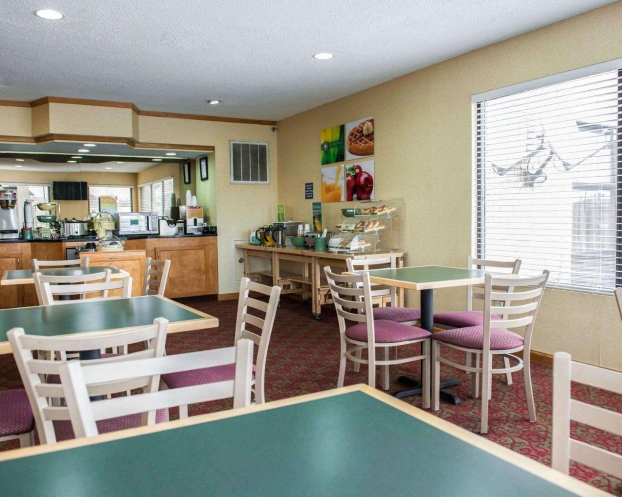 Quality Inn And Suites Indianapolis Bagian luar foto