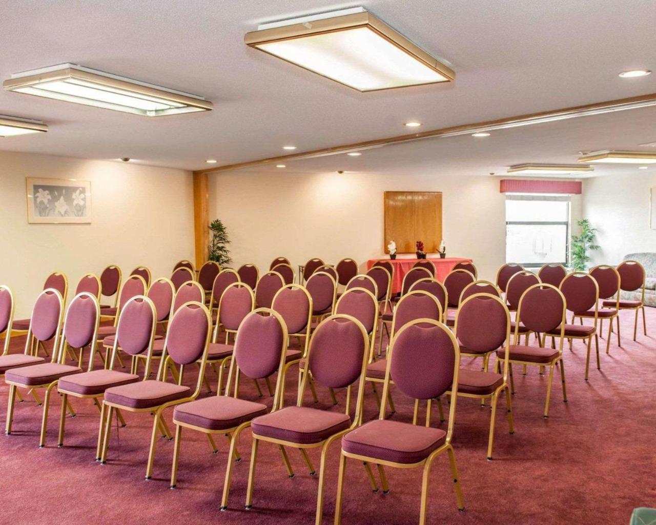 Quality Inn And Suites Indianapolis Bagian luar foto